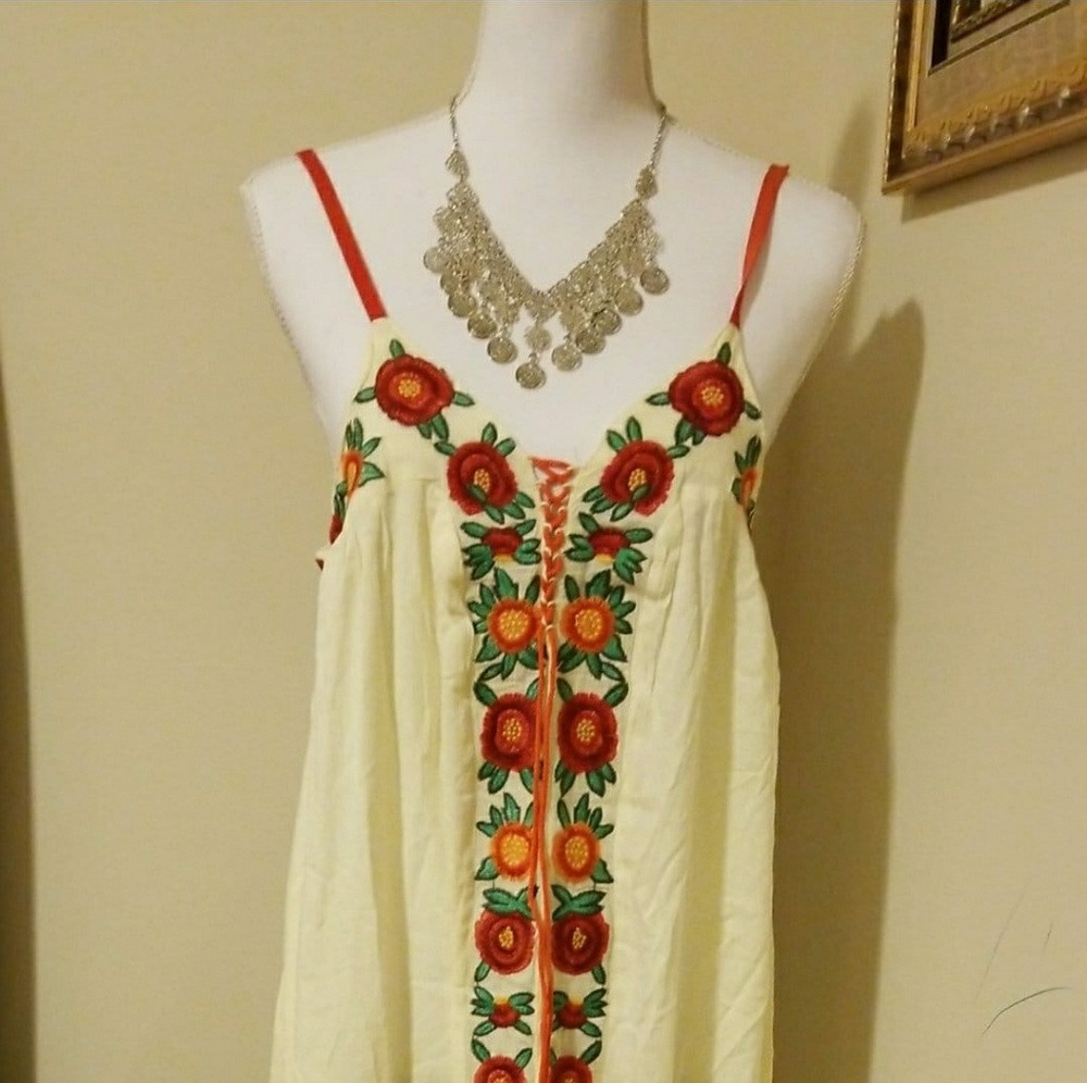 Embroidry cream dress